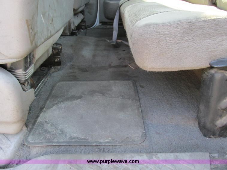 image for item F4044 2002 Ford F150 XLT SuperCab pickup truck