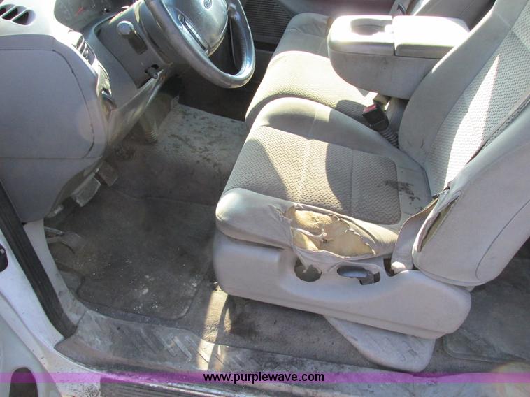 image for item F4044 2002 Ford F150 XLT SuperCab pickup truck