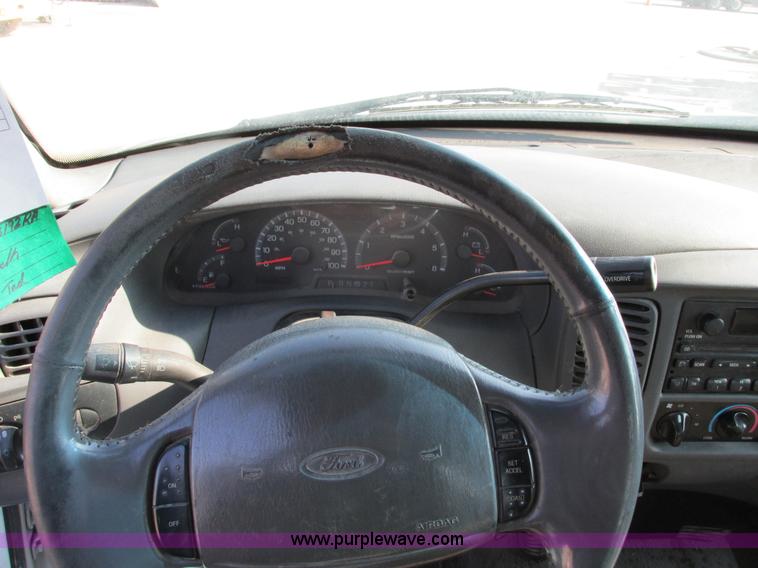 image for item F4044 2002 Ford F150 XLT SuperCab pickup truck