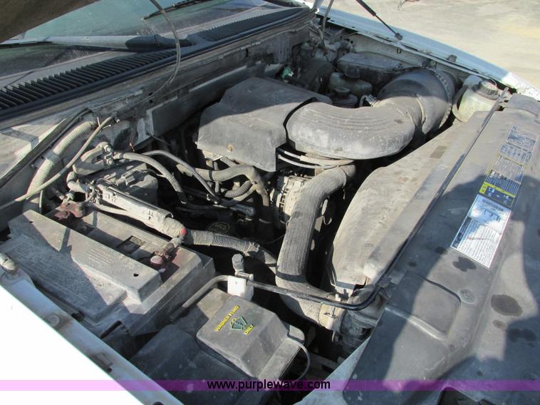 image for item F4044 2002 Ford F150 XLT SuperCab pickup truck