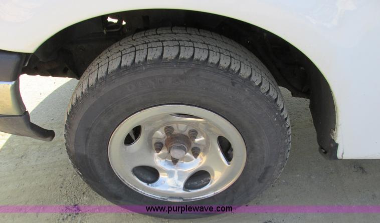 image for item F4044 2002 Ford F150 XLT SuperCab pickup truck