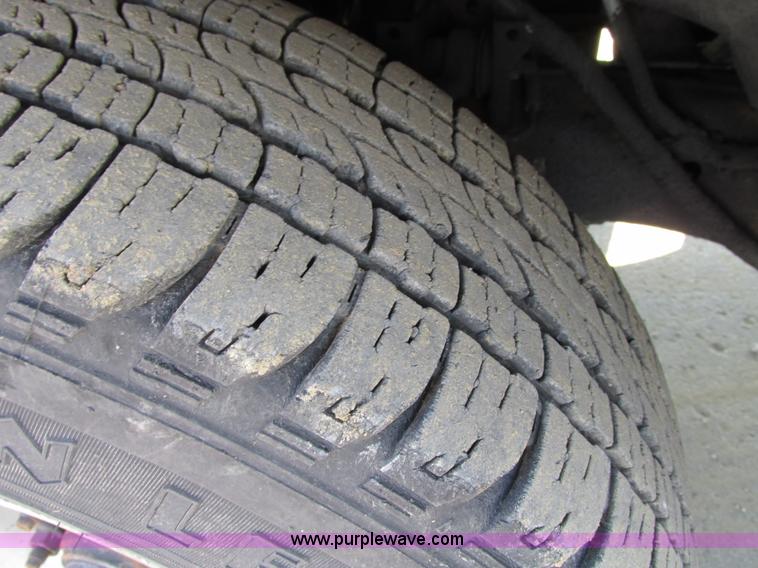 image for item F4044 2002 Ford F150 XLT SuperCab pickup truck