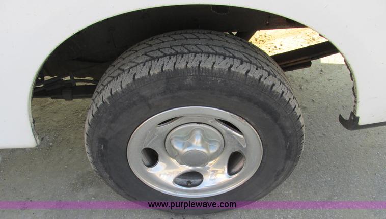 image for item F4044 2002 Ford F150 XLT SuperCab pickup truck