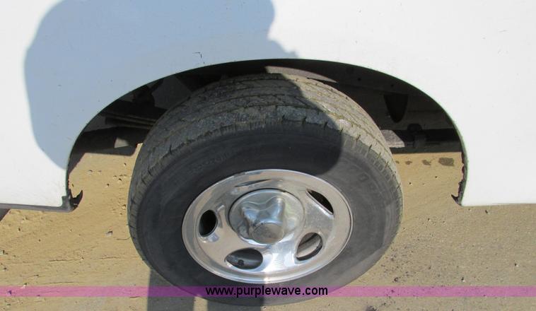 image for item F4044 2002 Ford F150 XLT SuperCab pickup truck