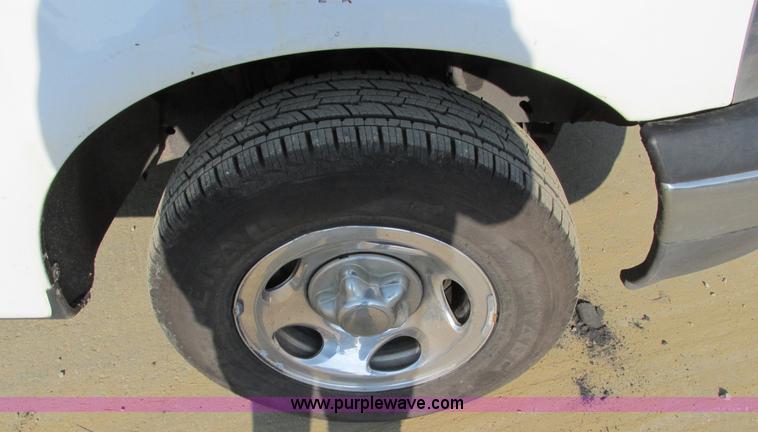 image for item F4044 2002 Ford F150 XLT SuperCab pickup truck