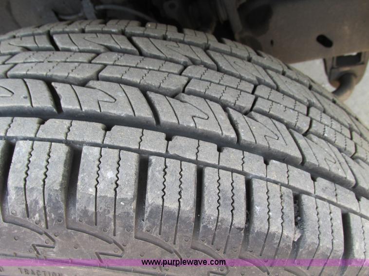 image for item F4044 2002 Ford F150 XLT SuperCab pickup truck