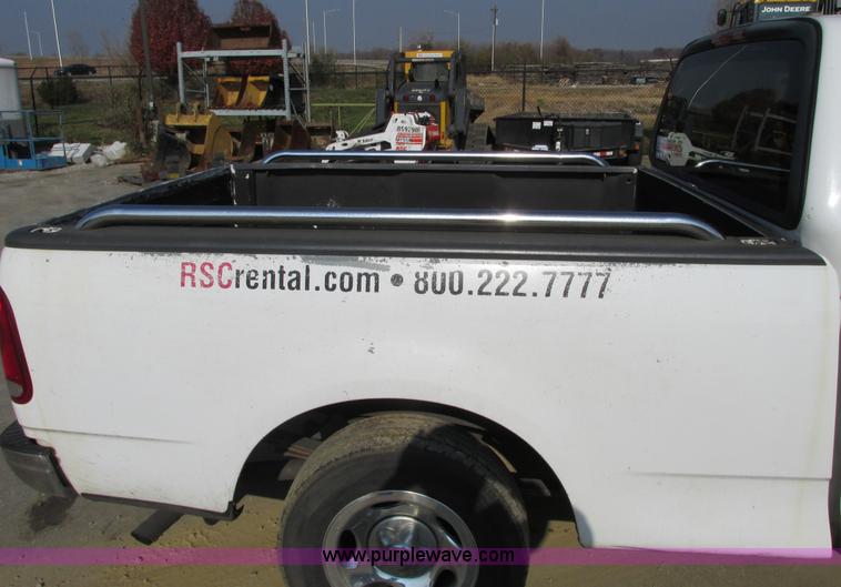 image for item F4044 2002 Ford F150 XLT SuperCab pickup truck