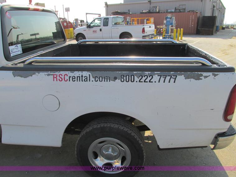 image for item F4044 2002 Ford F150 XLT SuperCab pickup truck