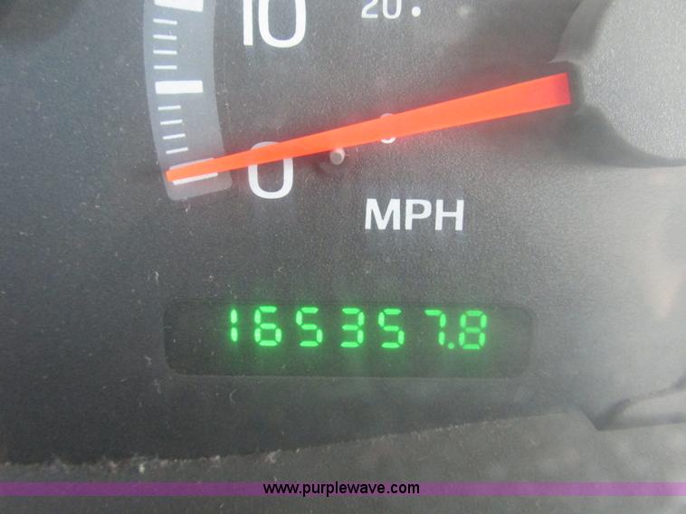 image for item F4044 2002 Ford F150 XLT SuperCab pickup truck