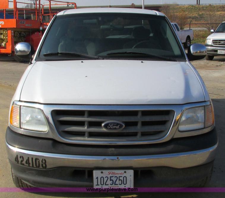 image for item F4045 2002 Ford F150 XLT SuperCab pickup truck