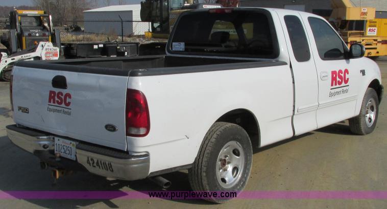 image for item F4045 2002 Ford F150 XLT SuperCab pickup truck