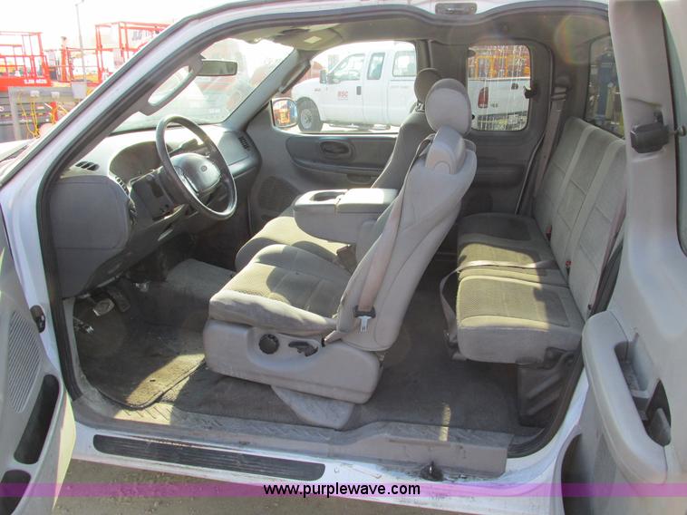 image for item F4045 2002 Ford F150 XLT SuperCab pickup truck