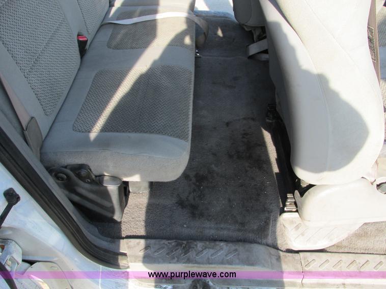 image for item F4045 2002 Ford F150 XLT SuperCab pickup truck