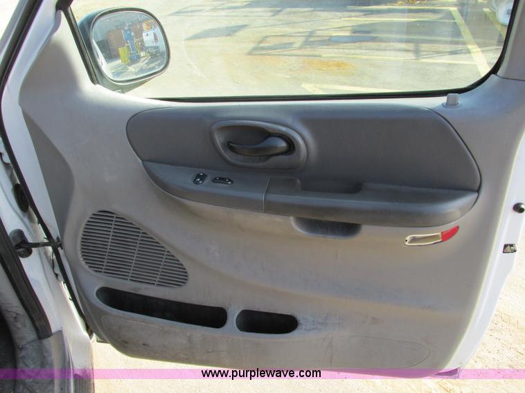 image for item F4045 2002 Ford F150 XLT SuperCab pickup truck