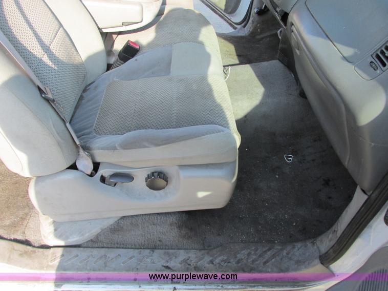 image for item F4045 2002 Ford F150 XLT SuperCab pickup truck