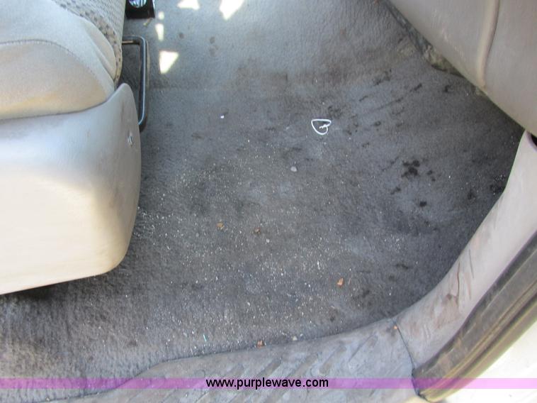 image for item F4045 2002 Ford F150 XLT SuperCab pickup truck