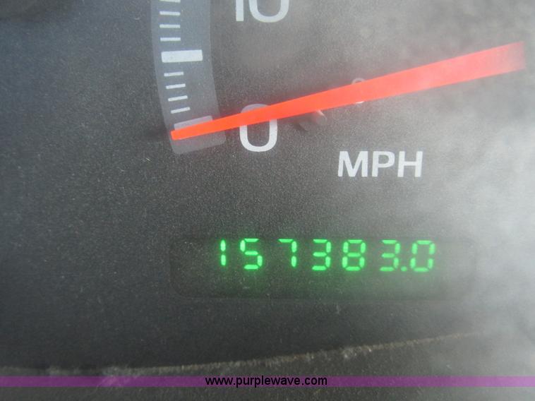 image for item F4045 2002 Ford F150 XLT SuperCab pickup truck