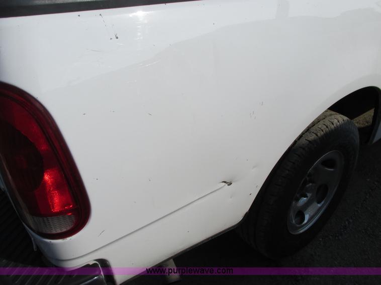 image for item F4045 2002 Ford F150 XLT SuperCab pickup truck