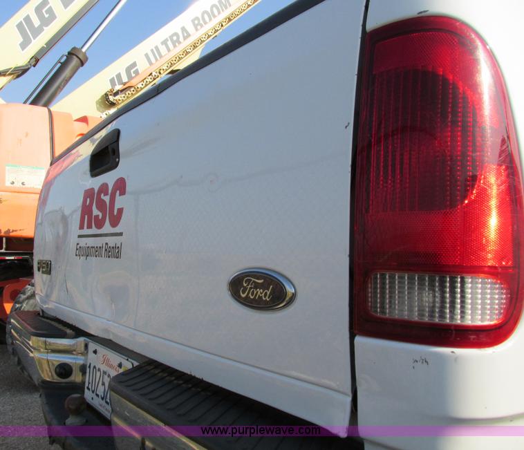 image for item F4045 2002 Ford F150 XLT SuperCab pickup truck