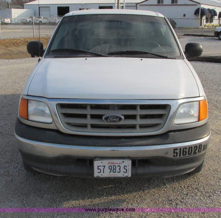 image for item F4046 2004 Ford F250 XLT Super Duty SuperCab pickup truck