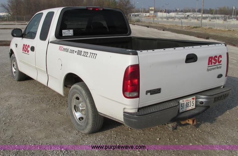 image for item F4046 2004 Ford F250 XLT Super Duty SuperCab pickup truck