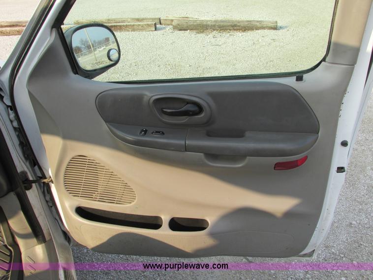 image for item F4046 2004 Ford F250 XLT Super Duty SuperCab pickup truck