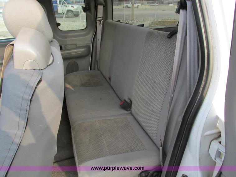 image for item F4046 2004 Ford F250 XLT Super Duty SuperCab pickup truck