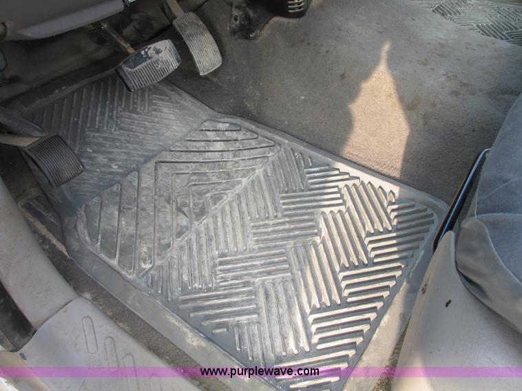 image for item F4046 2004 Ford F250 XLT Super Duty SuperCab pickup truck