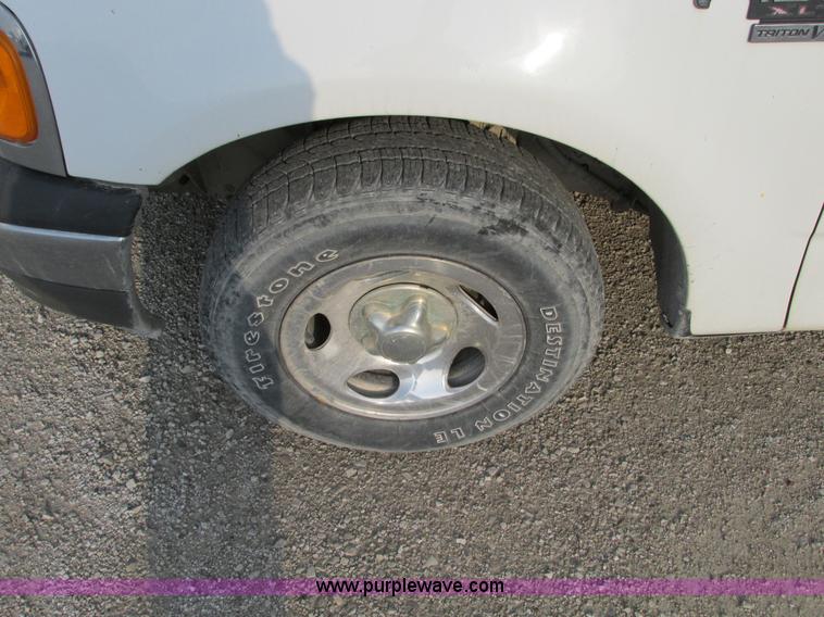 image for item F4046 2004 Ford F250 XLT Super Duty SuperCab pickup truck