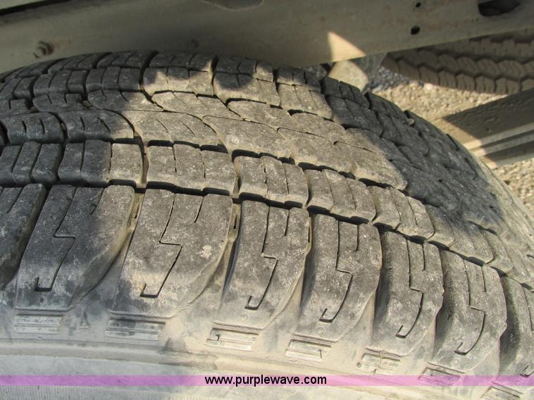 image for item F4046 2004 Ford F250 XLT Super Duty SuperCab pickup truck