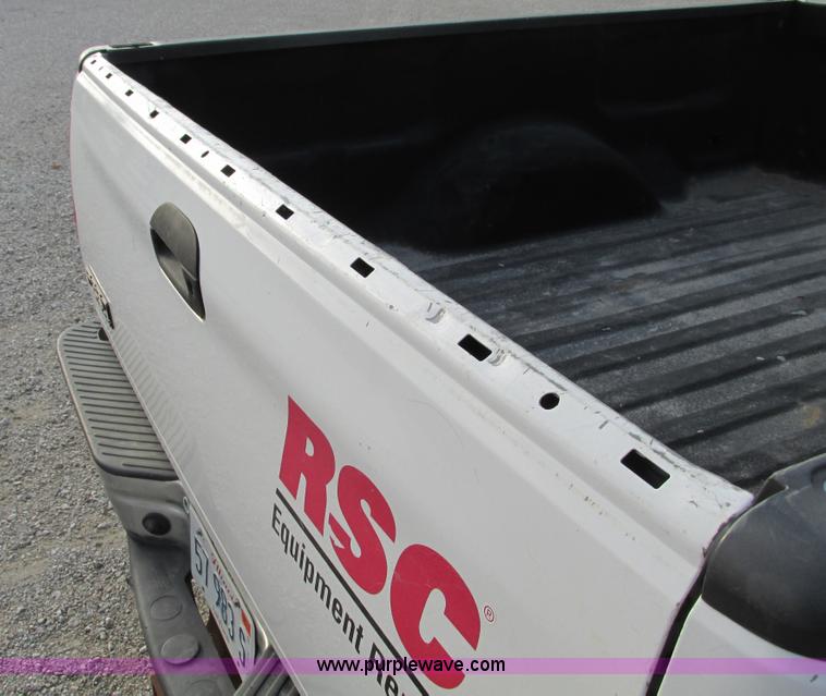 image for item F4046 2004 Ford F250 XLT Super Duty SuperCab pickup truck