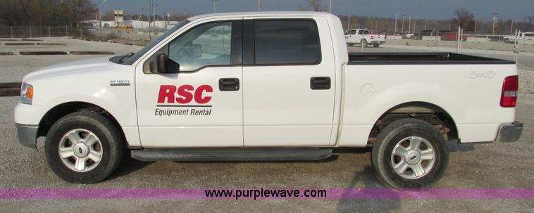 image for item F4047 2004 Ford F150 XLT Super Crew pickup truck