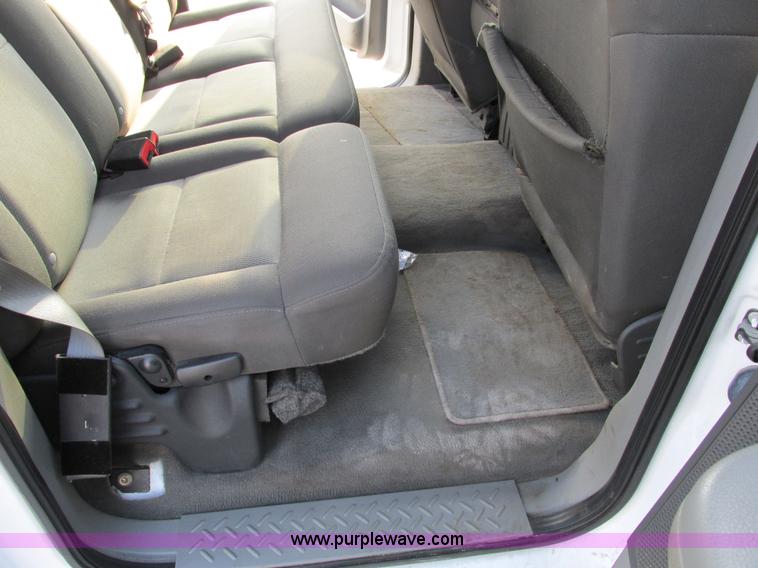 image for item F4047 2004 Ford F150 XLT Super Crew pickup truck