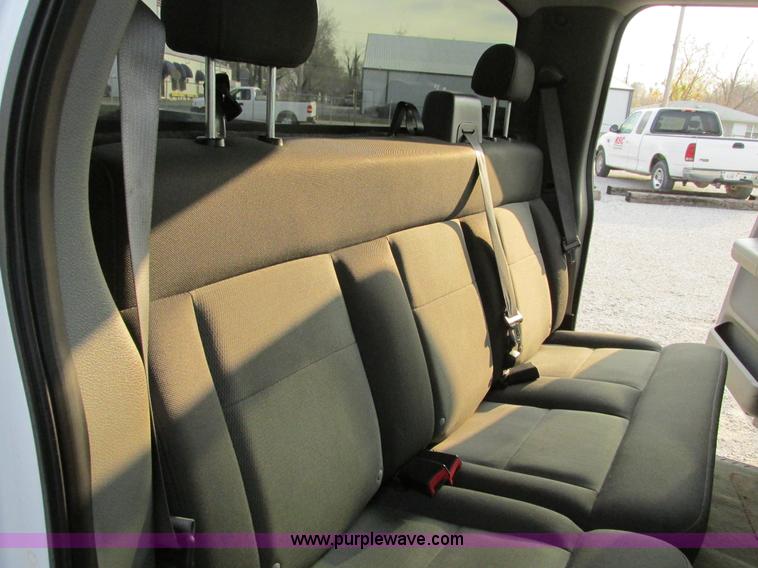 image for item F4047 2004 Ford F150 XLT Super Crew pickup truck