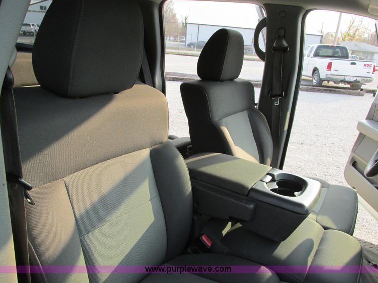 image for item F4047 2004 Ford F150 XLT Super Crew pickup truck