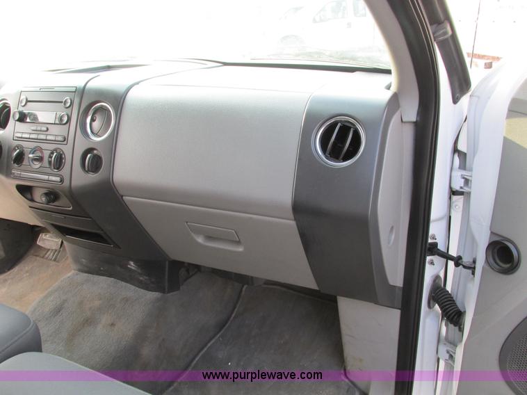 image for item F4047 2004 Ford F150 XLT Super Crew pickup truck