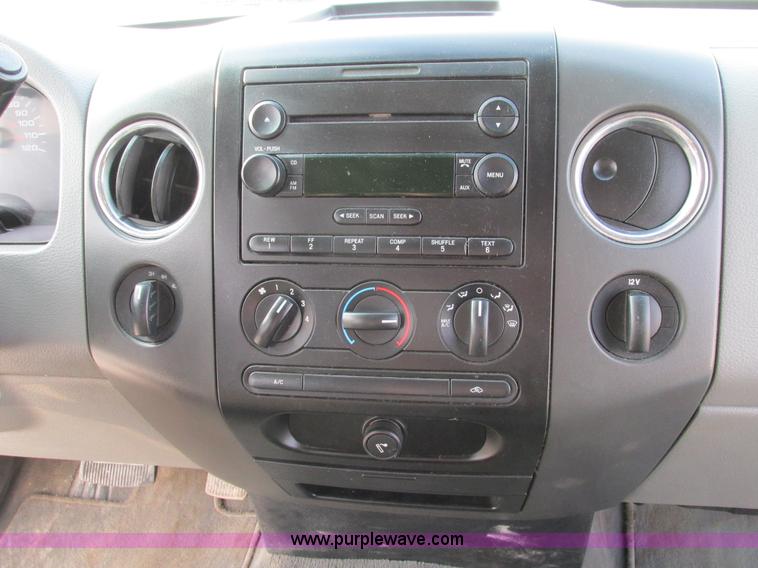 image for item F4047 2004 Ford F150 XLT Super Crew pickup truck