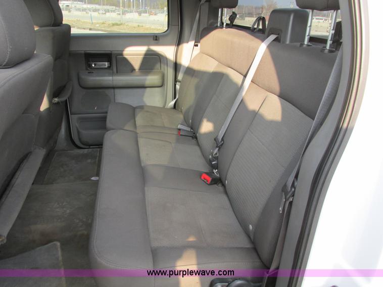 image for item F4047 2004 Ford F150 XLT Super Crew pickup truck