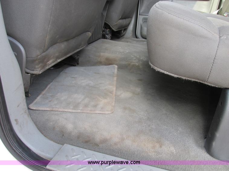 image for item F4047 2004 Ford F150 XLT Super Crew pickup truck