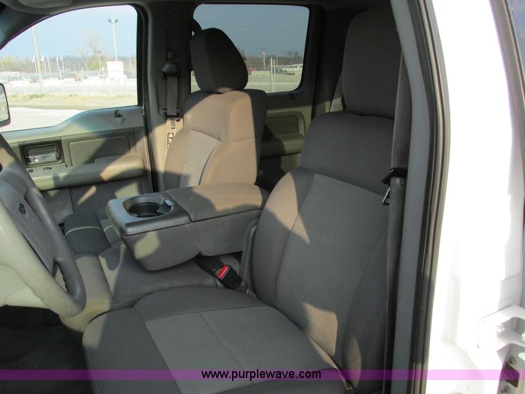 image for item F4047 2004 Ford F150 XLT Super Crew pickup truck