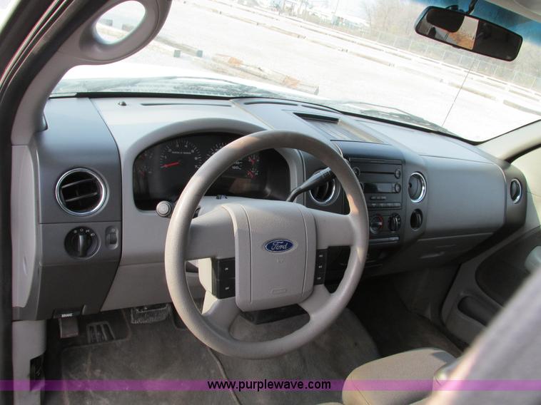 image for item F4047 2004 Ford F150 XLT Super Crew pickup truck