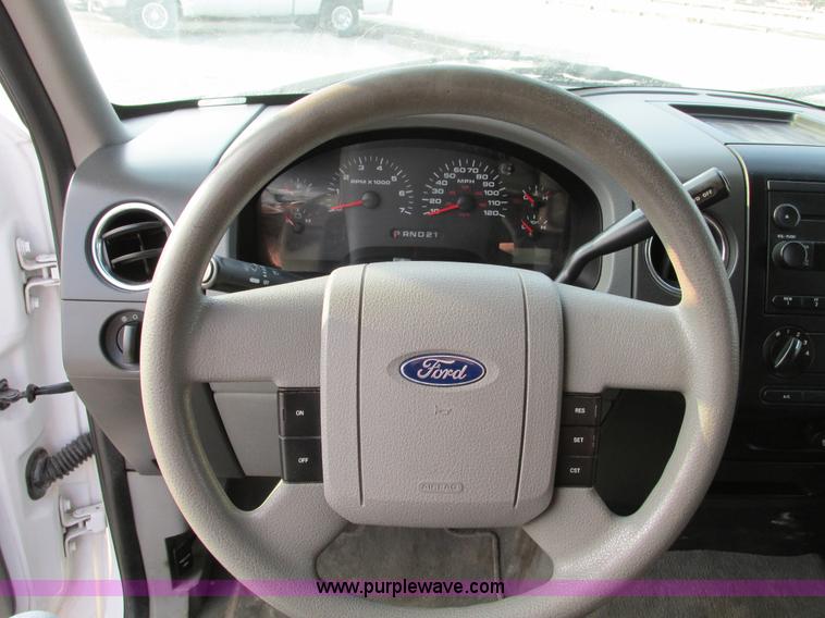 image for item F4047 2004 Ford F150 XLT Super Crew pickup truck