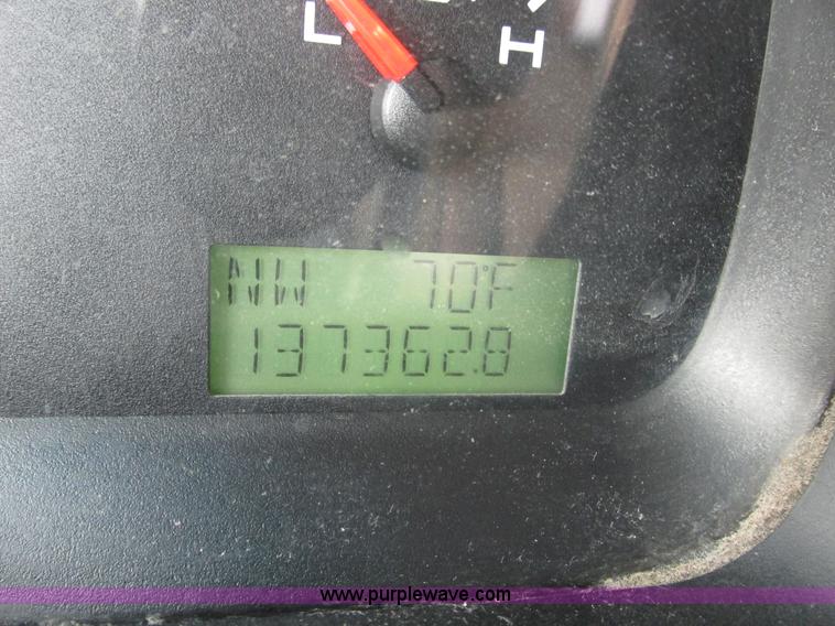 image for item F4047 2004 Ford F150 XLT Super Crew pickup truck