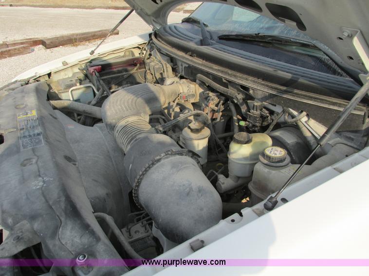 image for item F4047 2004 Ford F150 XLT Super Crew pickup truck