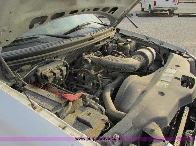 image for item F4047 2004 Ford F150 XLT Super Crew pickup truck