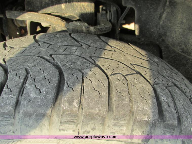 image for item F4047 2004 Ford F150 XLT Super Crew pickup truck