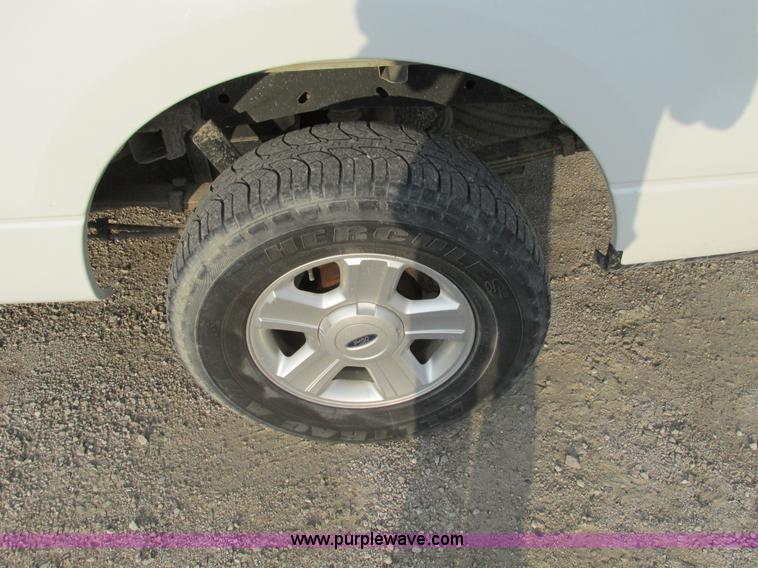 image for item F4047 2004 Ford F150 XLT Super Crew pickup truck