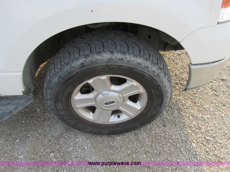 image for item F4047 2004 Ford F150 XLT Super Crew pickup truck