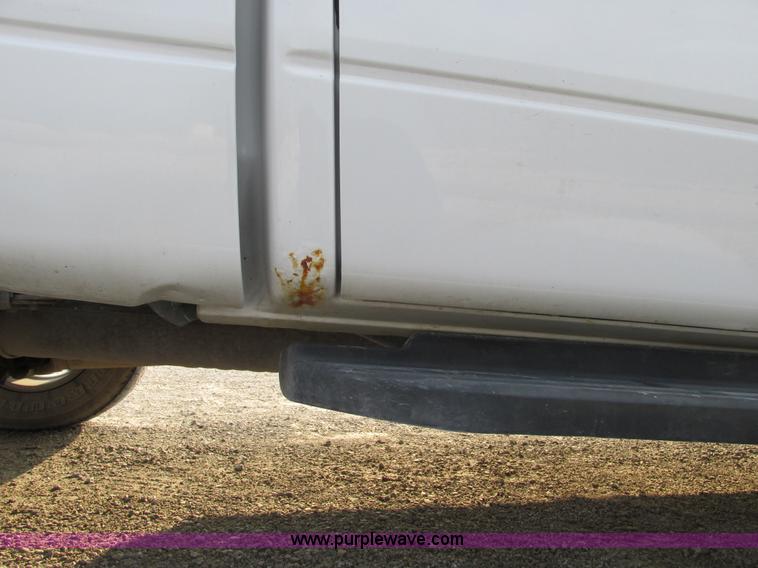 image for item F4047 2004 Ford F150 XLT Super Crew pickup truck