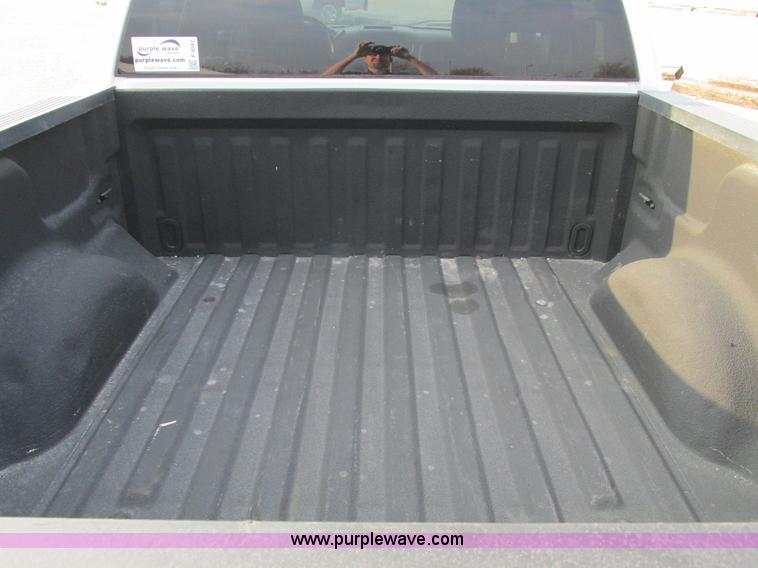 image for item F4047 2004 Ford F150 XLT Super Crew pickup truck